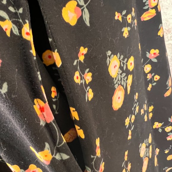 📌Lark + Grey Floral Short Sleeves Soft Flowing Fabric A-Line Dress with Pockets - Picture 7 of 16